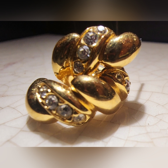 Joan Rivers gold tone premium alloy shrimp croissant rhinestone earrings - Picture 2 of 6